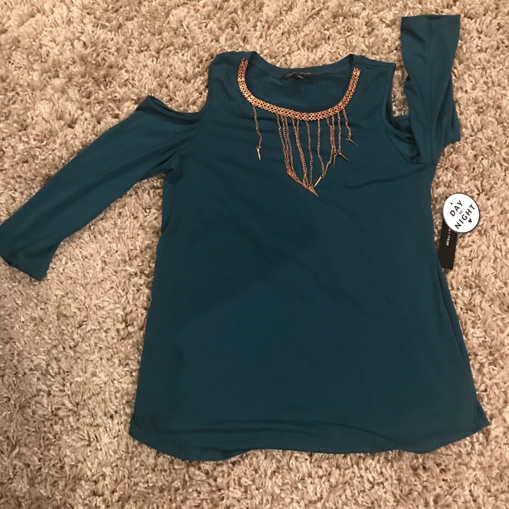 Peep shoulder blouse